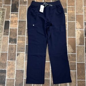 Figs  Navy  Kade Cargo Scrub pant NEW with tags size small